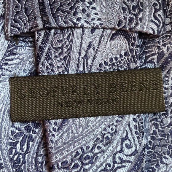 GEOFFREY BEENE 100% silk Blue Textured Paisley Pattern Classic Career $129 NEW - Picture 9 of 11